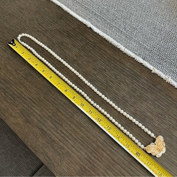 Kenneth Jay Lane for Avon vintage faux pearl necklace w butterfly enamel pendant - Picture 10 of 10